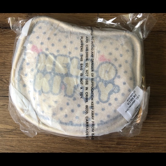 HELLO KITTY (Loungefly)-NWT Gold Clutch Bag - Picture 9 of 16